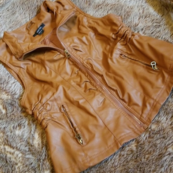 Vest - Picture 3 of 6